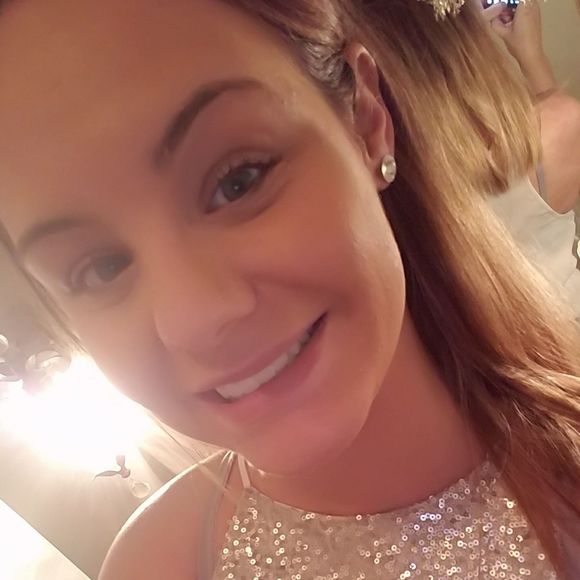 Meet your Posher, Ashley - Picture 1 of 1